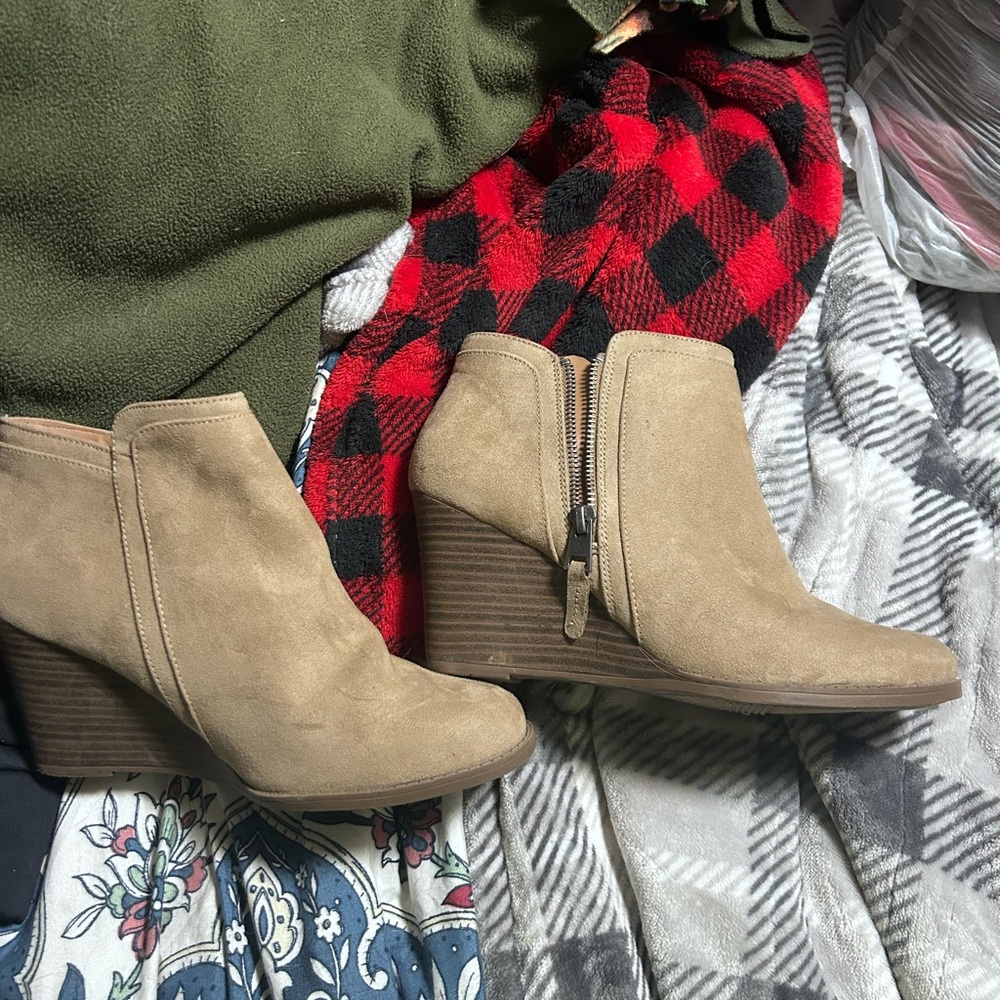 Wedge booties